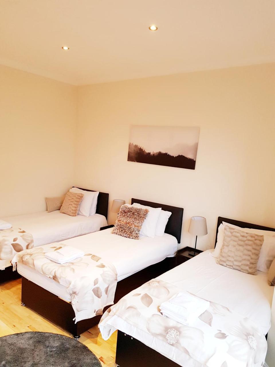 Cogie Abode Bed and Breakfast Enfield Buitenkant foto