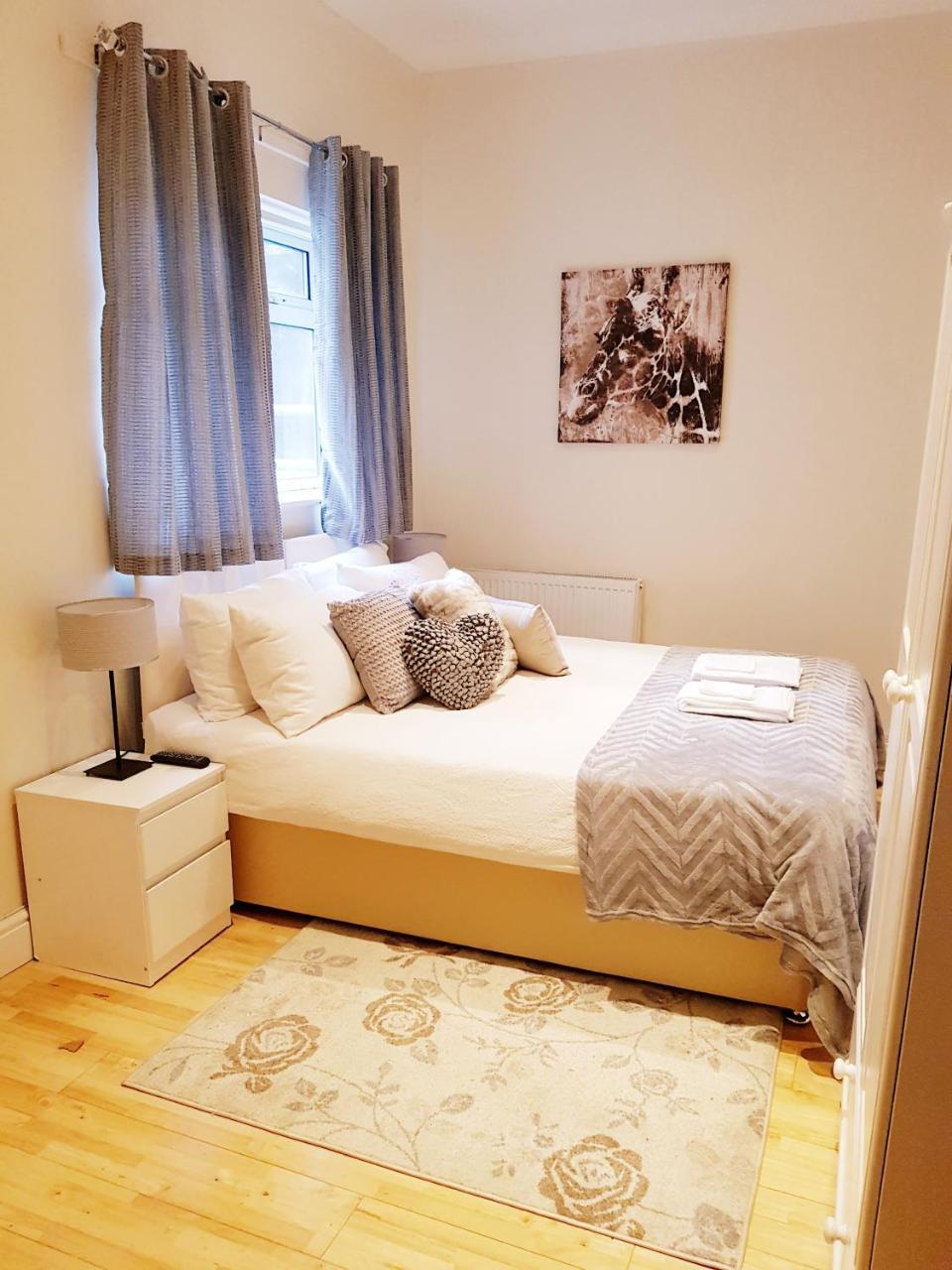 Cogie Abode Bed and Breakfast Enfield Buitenkant foto