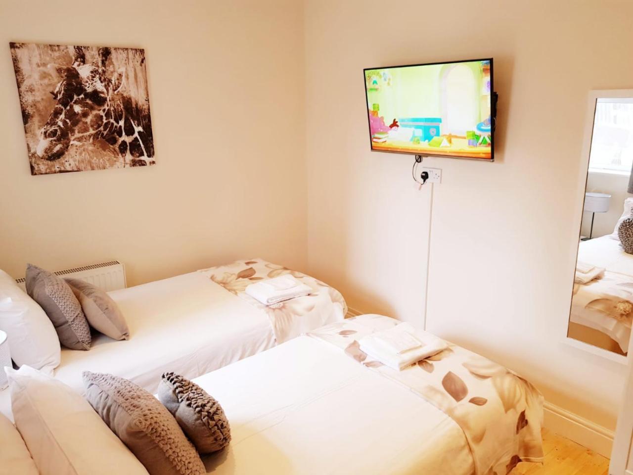 Cogie Abode Bed and Breakfast Enfield Buitenkant foto
