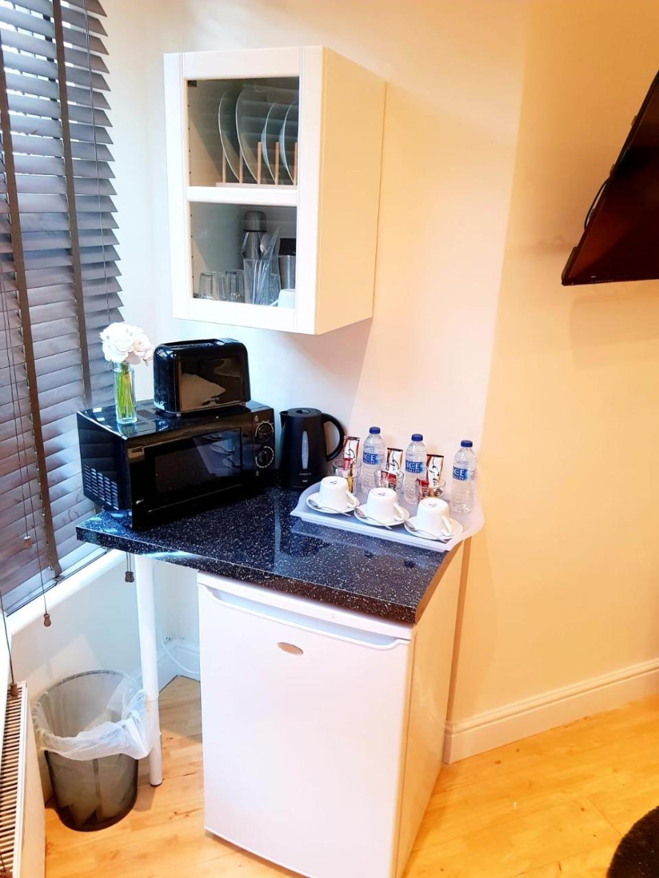 Cogie Abode Bed and Breakfast Enfield Buitenkant foto