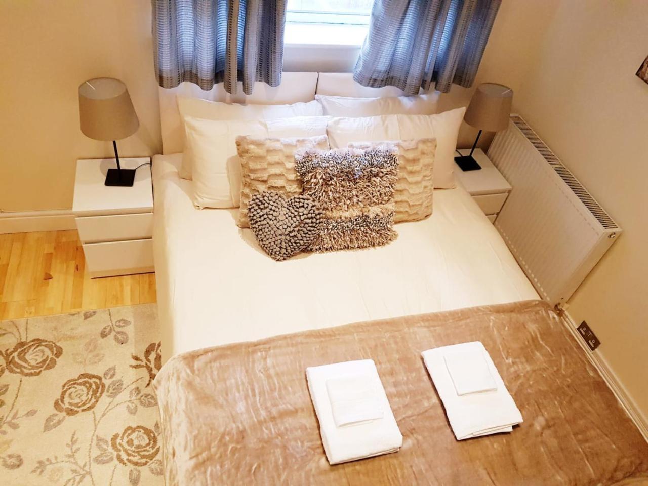 Cogie Abode Bed and Breakfast Enfield Buitenkant foto