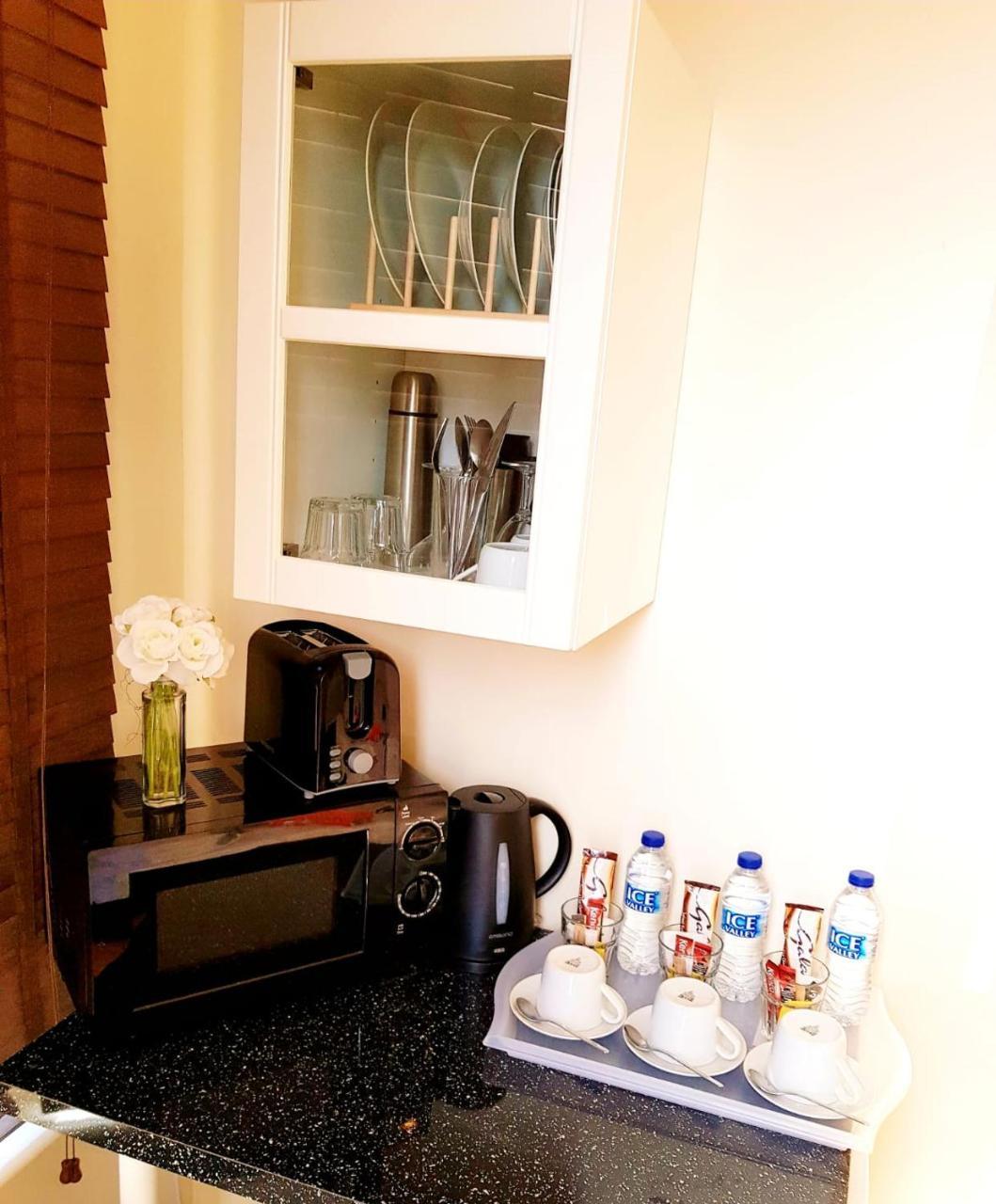 Cogie Abode Bed and Breakfast Enfield Buitenkant foto
